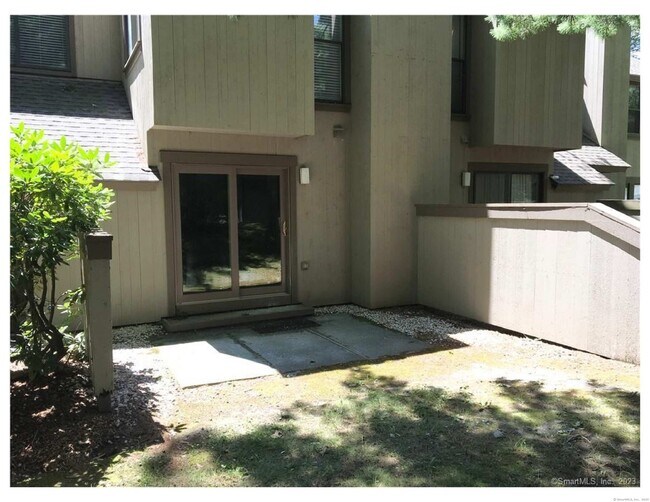 Building Photo - 3 Woods Hollow Ct