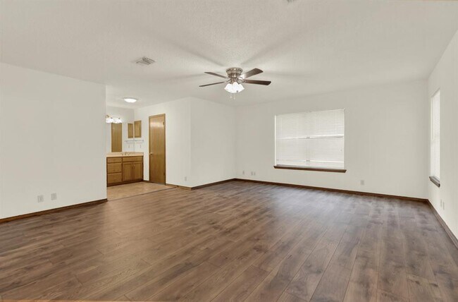 Building Photo - 850 Mission Hills Dr
