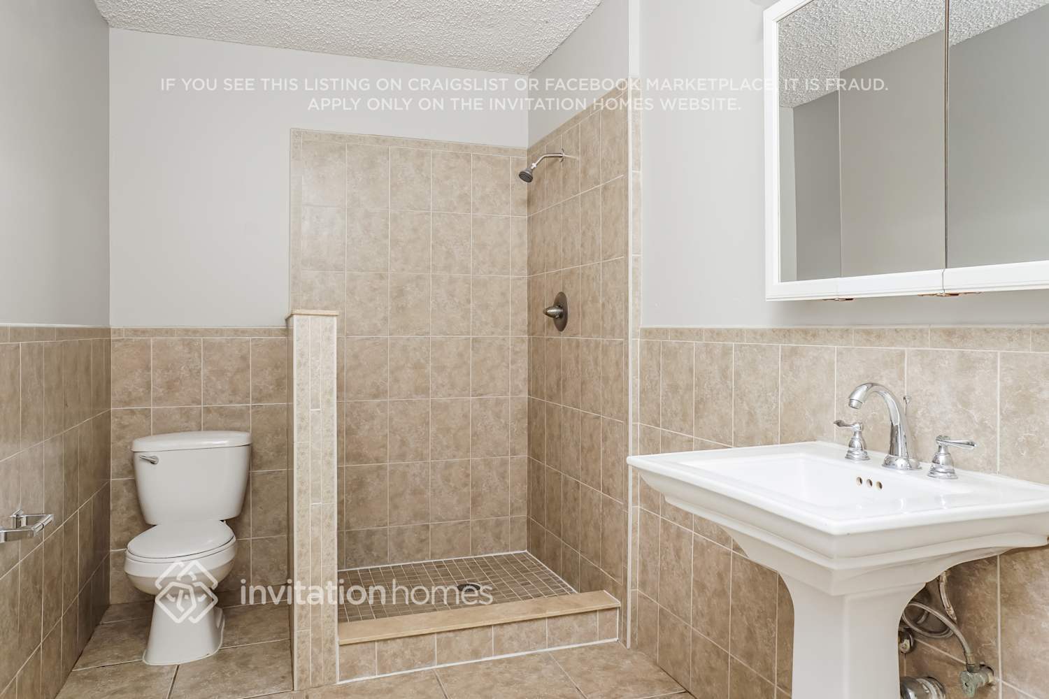 Building Photo - 3308 17th Ave W