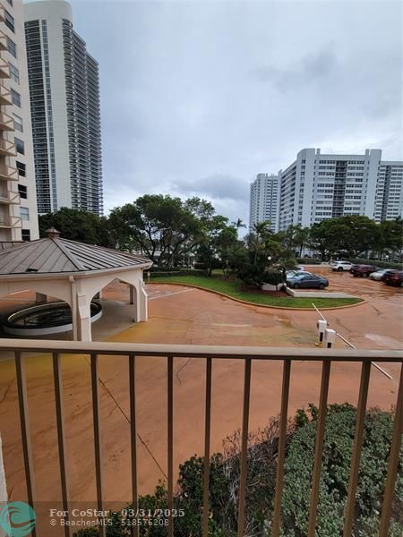 Building Photo - 1865 S Ocean Dr