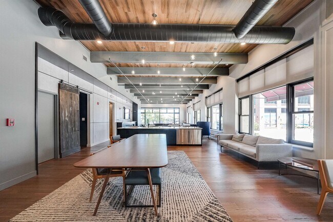 Building Photo - 1500 Hudson St