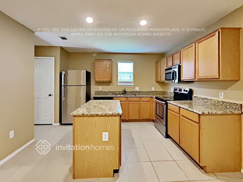 Building Photo - 2720 Briscoe Dr