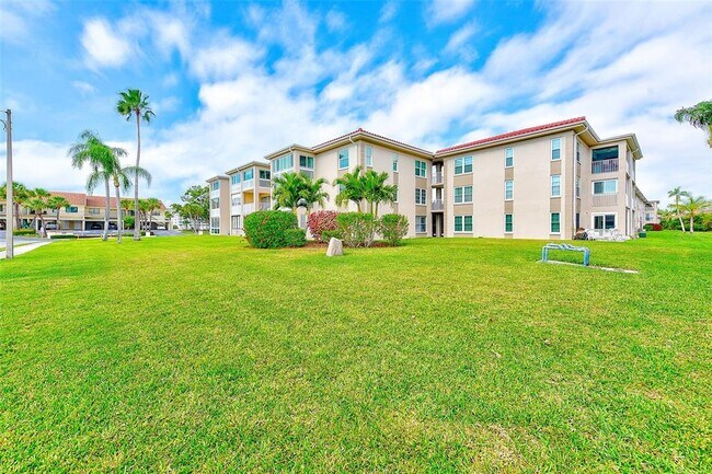 Building Photo - 10215 Regal Dr