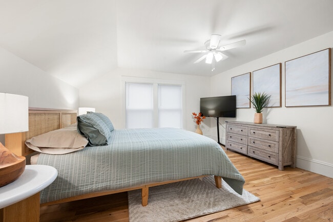 Building Photo - 34 Allen St