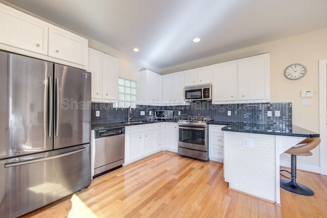 Building Photo - 3707 Main Poplar Dr