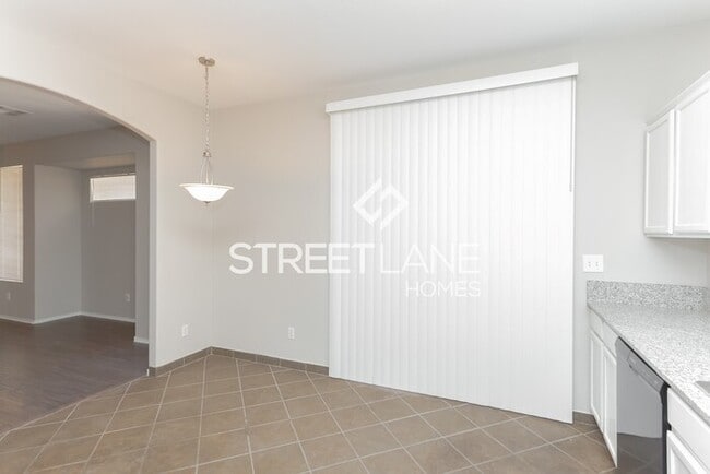 Building Photo - REDUCED!