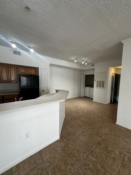 Primary Photo - 13103 Mulberry Park Dr