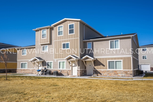Building Photo - 678 N 190 E