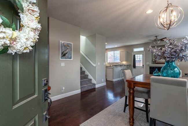 Building Photo - Stunning Updated Alameda Home w/ Backyard Deck & Custom Features