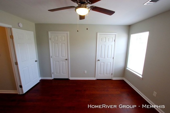 Building Photo - 6923 Parkbrook Ln