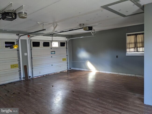 Building Photo - 137 Holden Dr