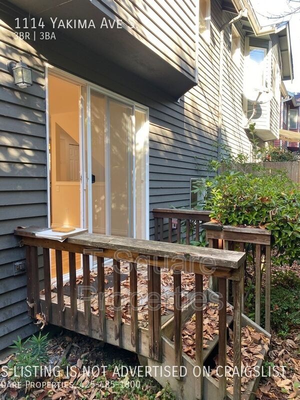 Building Photo - 1114 Yakima Ave S