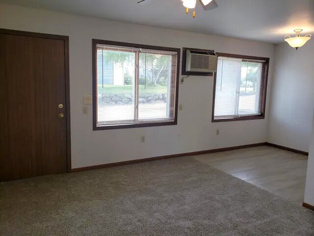 Building Photo - 687 Wood Violet Ln