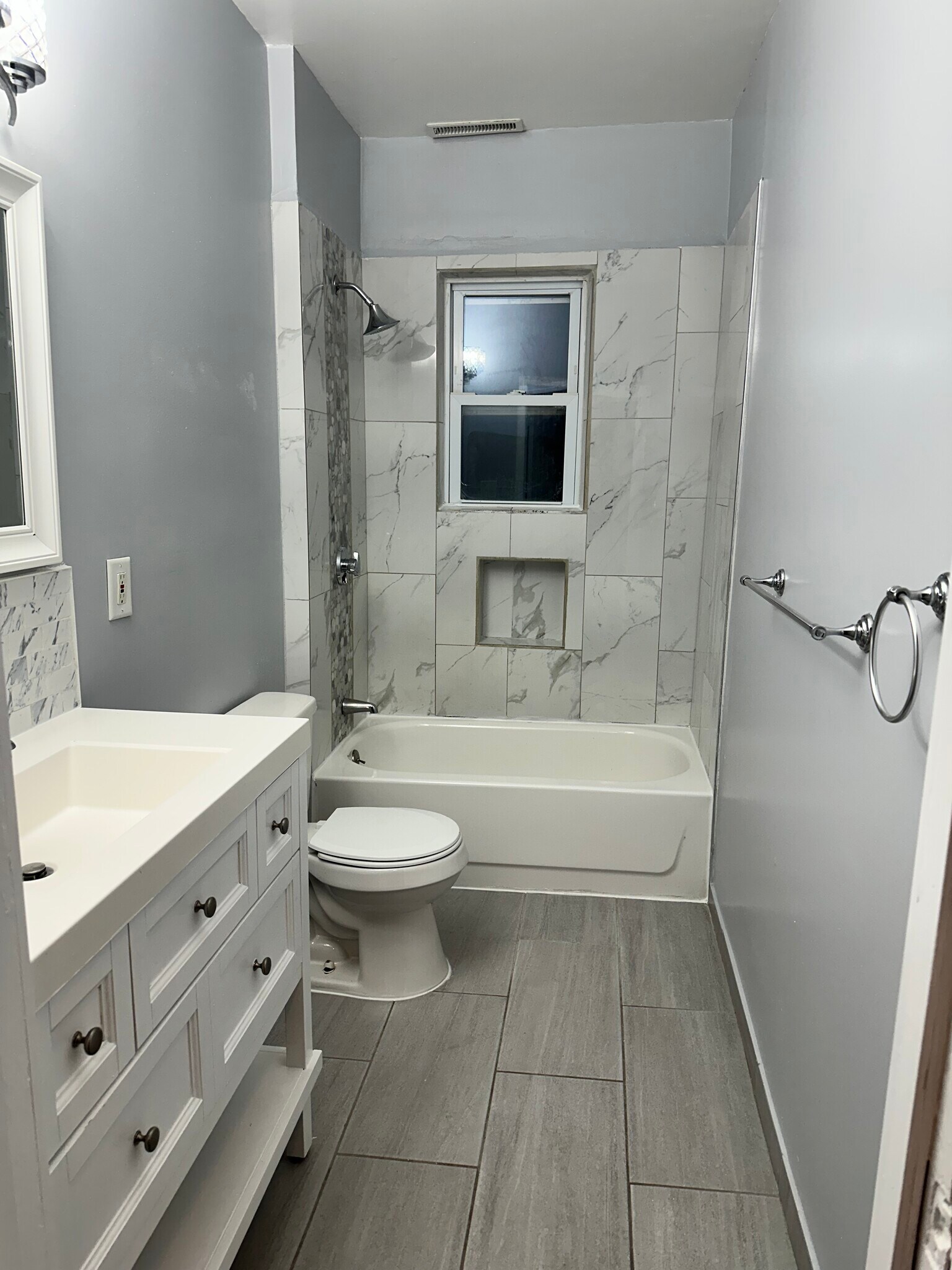 Building Photo - 14 Sabra St