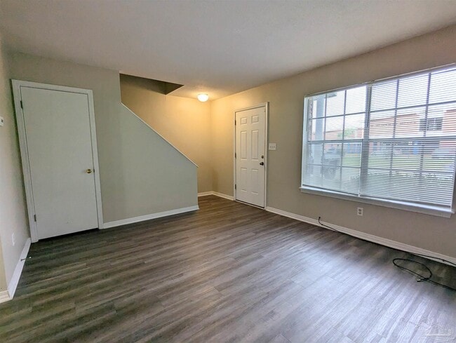 Building Photo - 6220 Lanier Dr