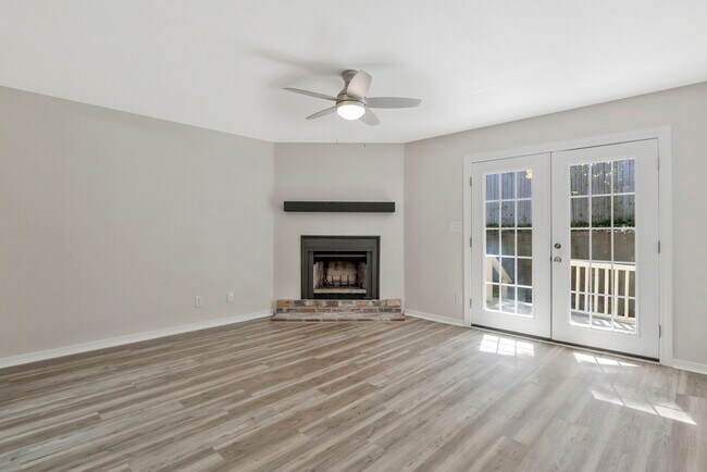 Building Photo - 4221 Brookside Dr