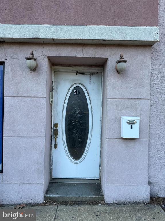 Building Photo - 4 N Pearl St