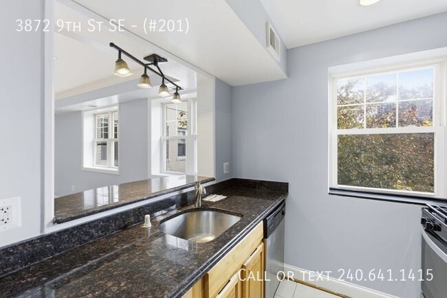 Building Photo - 3872 9th St SE