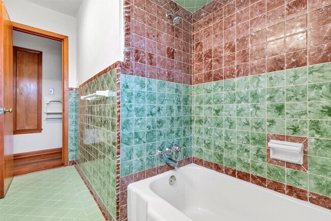 Building Photo - 1803 Sea Queen Ct