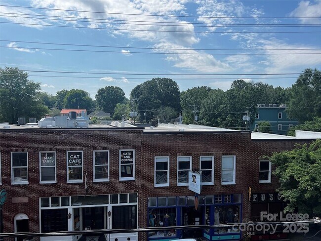 Building Photo - 3205 N Davidson St