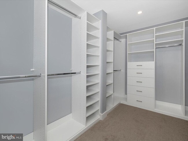 Building Photo - 210 E 2nd St