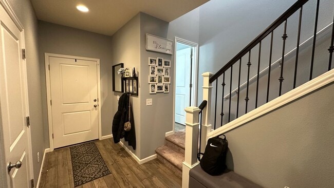 Building Photo - Gorgeous Corner lot 4 bed home! Happy Vall...