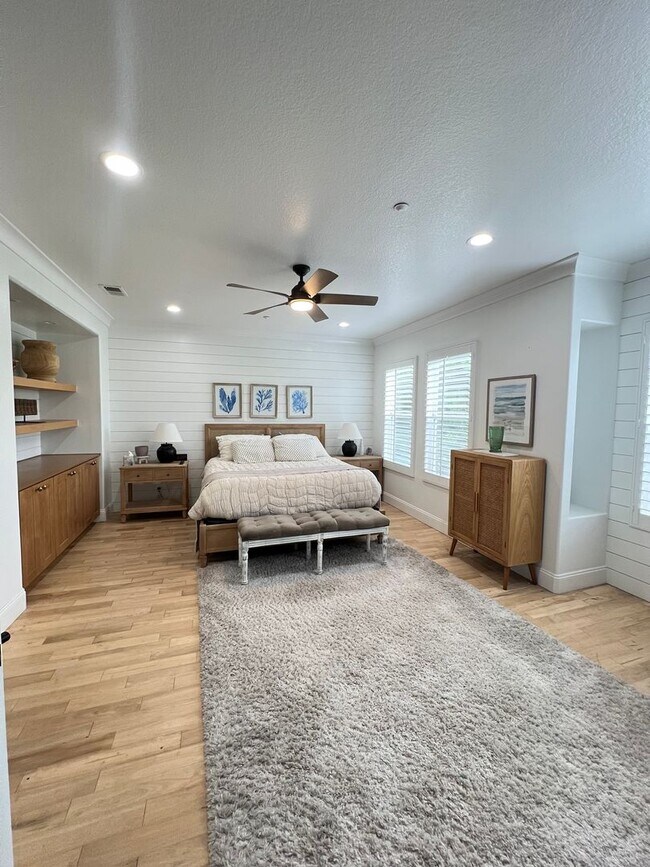 Building Photo - Beautifully Furnished Home in Huntington Beach