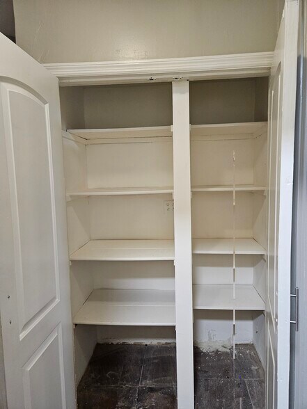 Building Photo - 1648 E 55th St