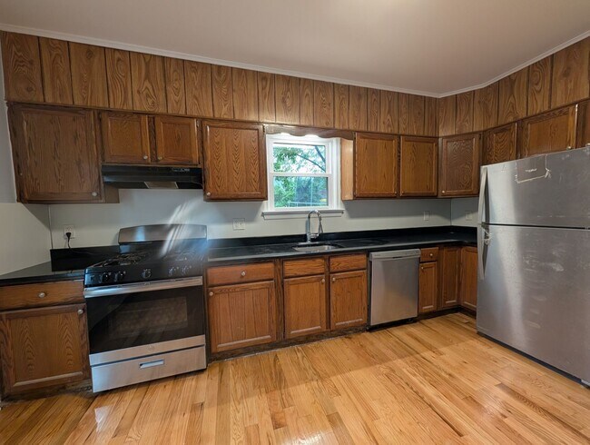 Building Photo - 677 Gerard Ave