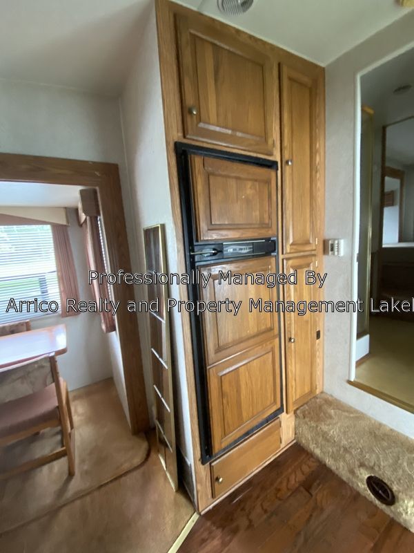 Building Photo - RV in Happy Hollow