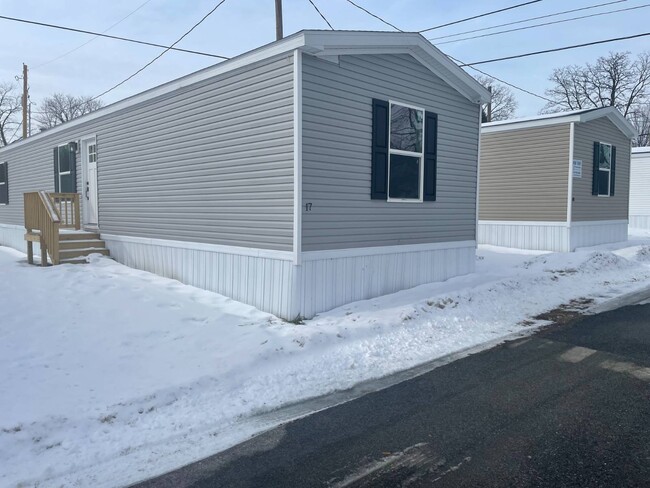 Building Photo - 6621 W Ridge Rd