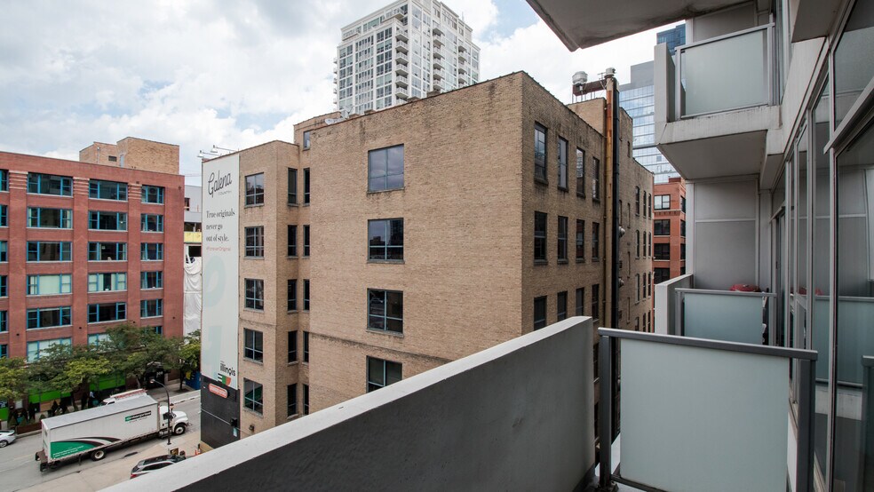 Building Photo - 630 N Franklin St