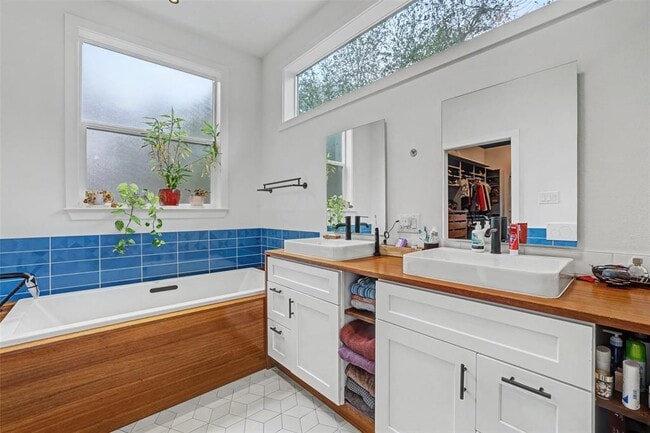 Building Photo - 5803 Shoal Creek Blvd