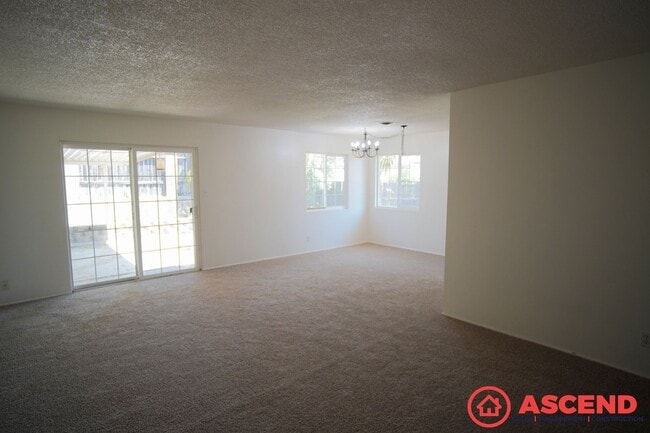 Building Photo - Darling Home in East Bakersfield!