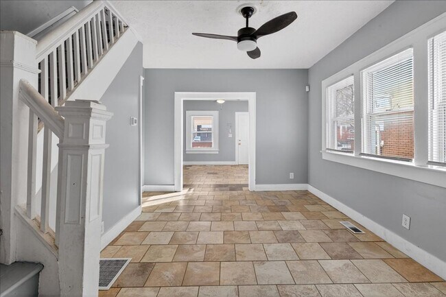 Building Photo - 408-408 N Parker Ave