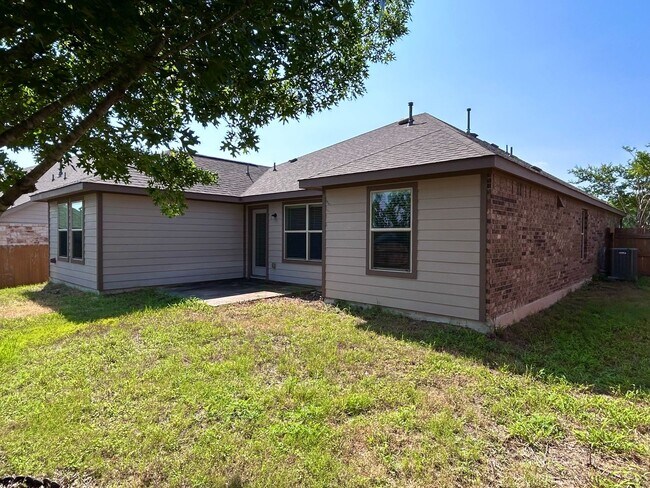 Building Photo - 2204 Tranquility Ln