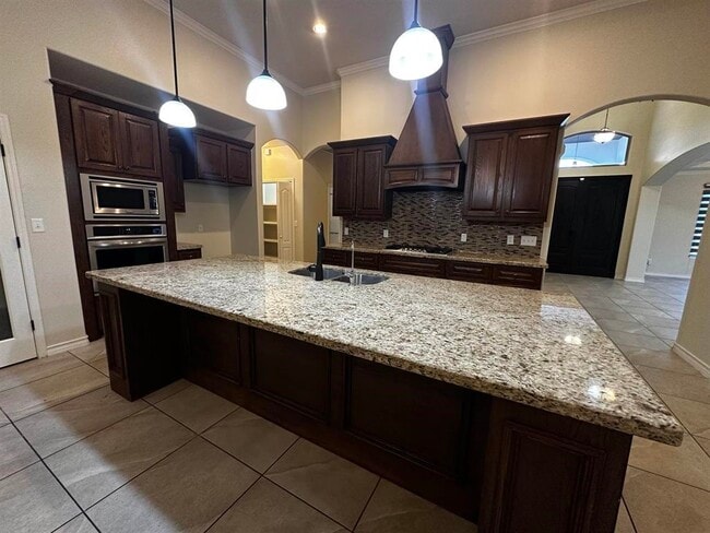 Building Photo - 7227 Sylvia Plath Dr