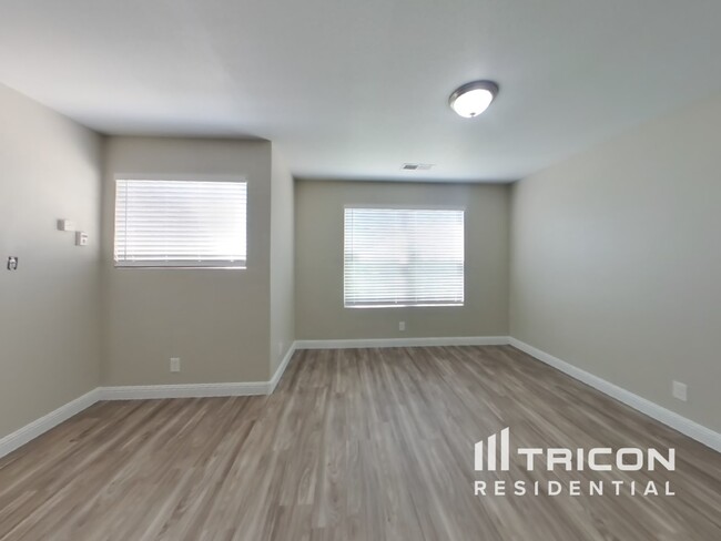 Building Photo - 721 Valley Meadows Dr