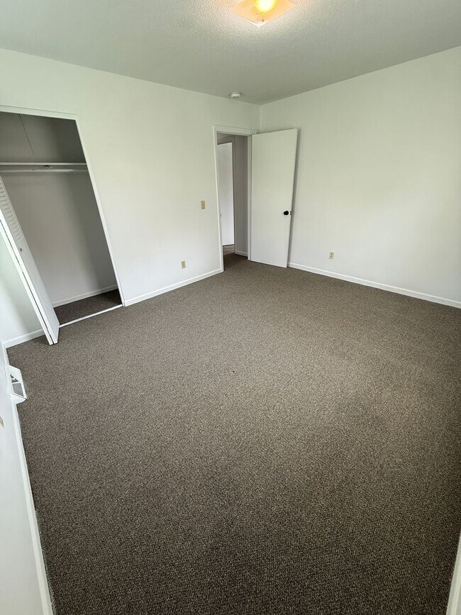 Building Photo - 8608 Countryshire Ln