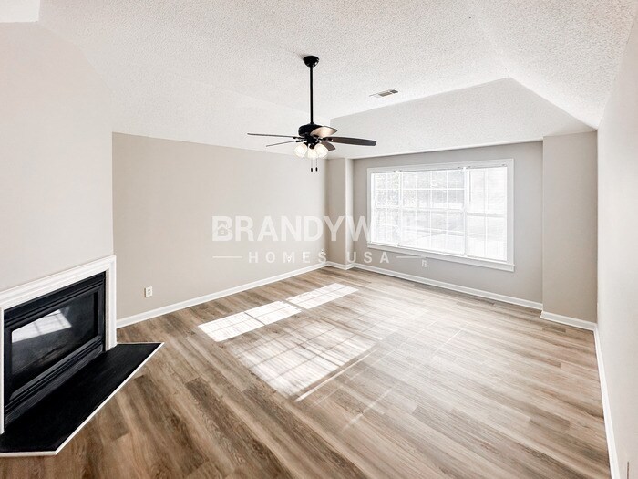 Building Photo - 12339 Lakeside Pkwy