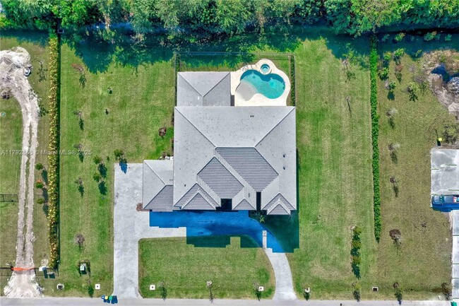 Building Photo - 17130 Magnolia Estates Dr
