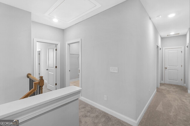 Building Photo - 520 Cunninghame Ct