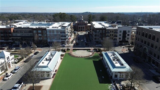 Building Photo - 12080 Greenmont Walk