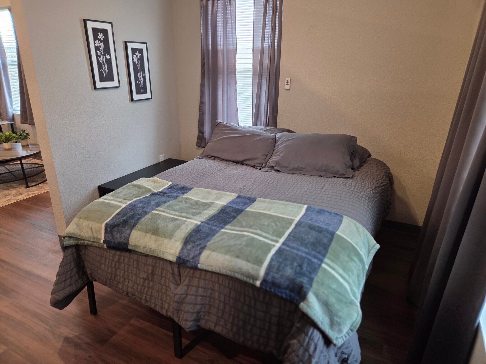 Building Photo - 5833 Homewood Dr