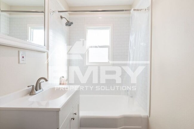 Building Photo - New 3 Bedroom 1 Bathroom House for Rent in Ontario CA 91764