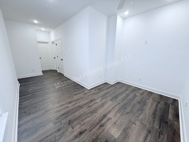 Building Photo - 4BR/4.5BA For Rent