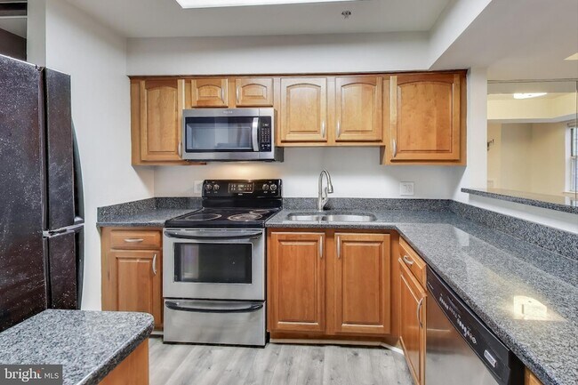 Building Photo - 5801 Inman Park Cir