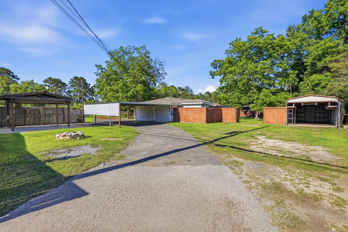 Building Photo - 102 Whispering Oak St