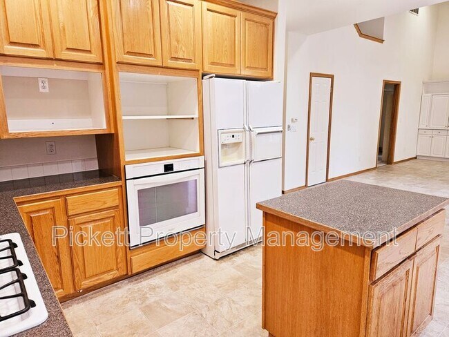 Building Photo - 5998 McCormick Woods Dr SW