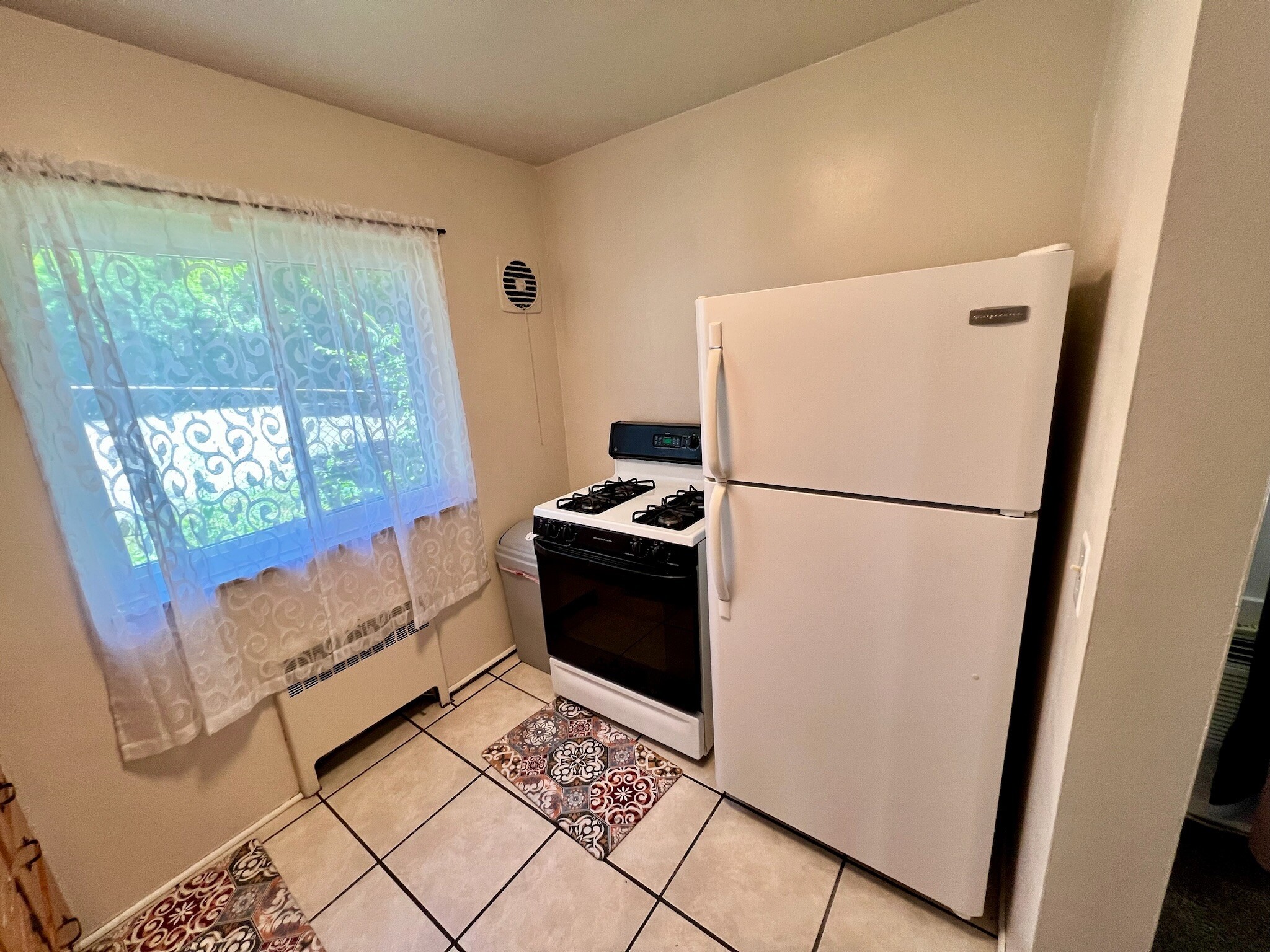 Building Photo - 758 Wilbud Dr